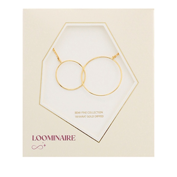 Interlocked Circle Pendant Necklace
